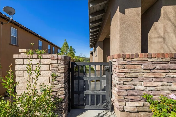 28417 Steel, Valencia, California 91354