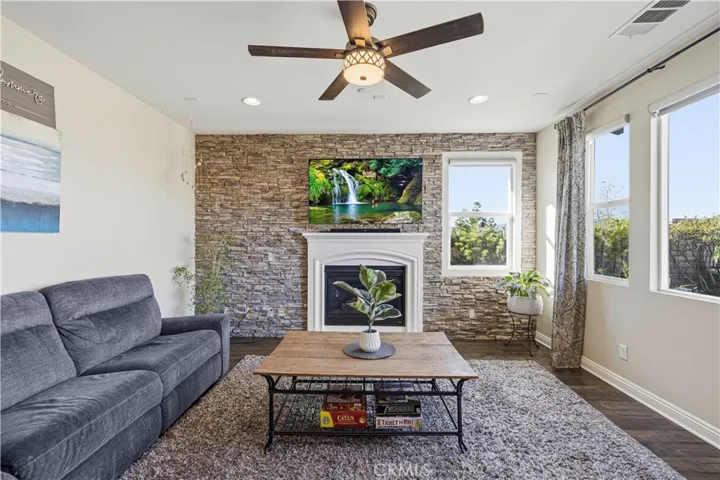 28417 Steel, Valencia, California 91354