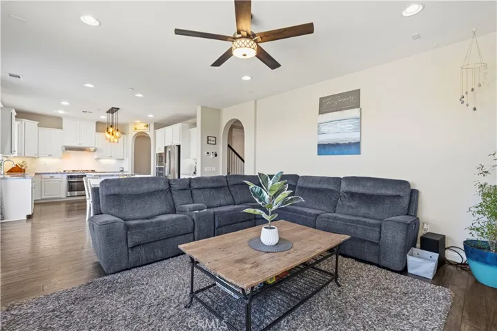 28417 Steel, Valencia, California 91354