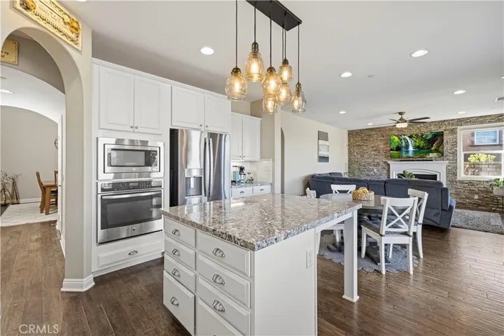 28417 Steel, Valencia, California 91354