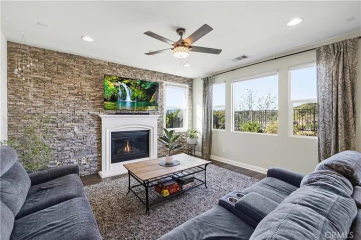 28417 Steel, Valencia, California 91354