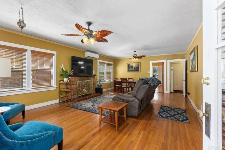147 W 7th Avenue, Escondido, California 92025