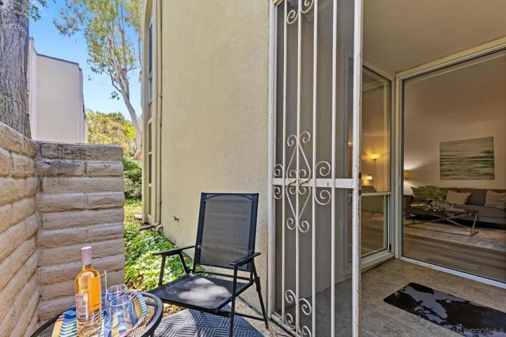 Private patio at back of complex, very quiet