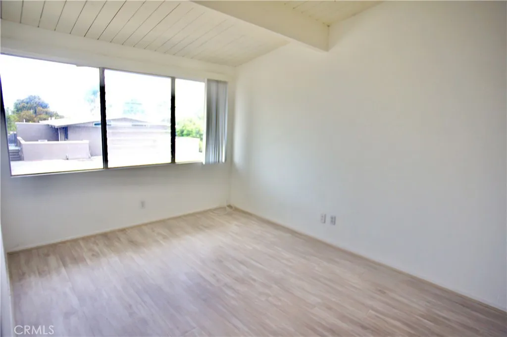 BEDROOM 2, LAMINATE FLOORS