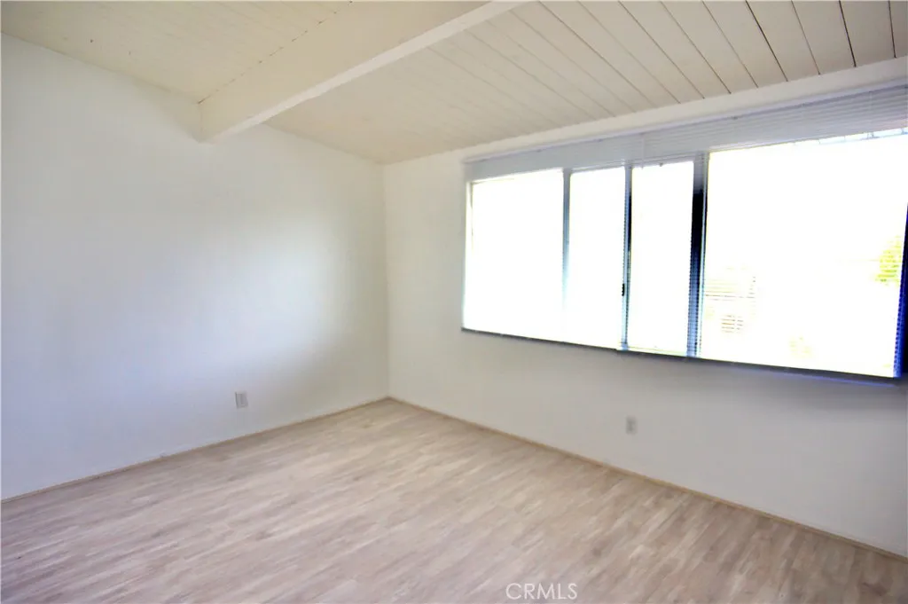 BEDROOM 2 HIGH BEAMS CEILING