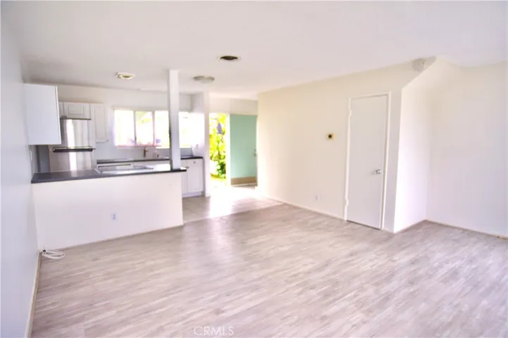 OPEN FLOOR PLAN, NATURAL LIGHT