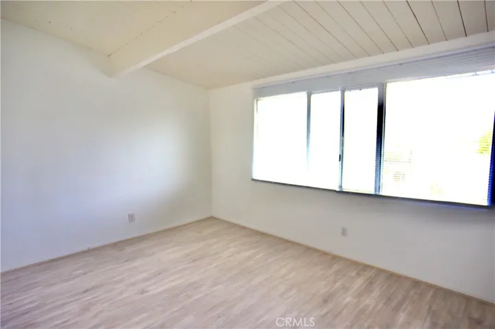 BEDROOM 2 HIGH BEAMS CEILING
