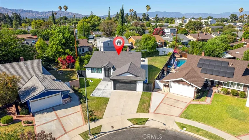 8352 Capps, Northridge, California 91324