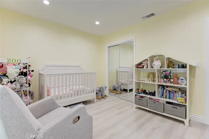 8352 Capps, Northridge, California 91324