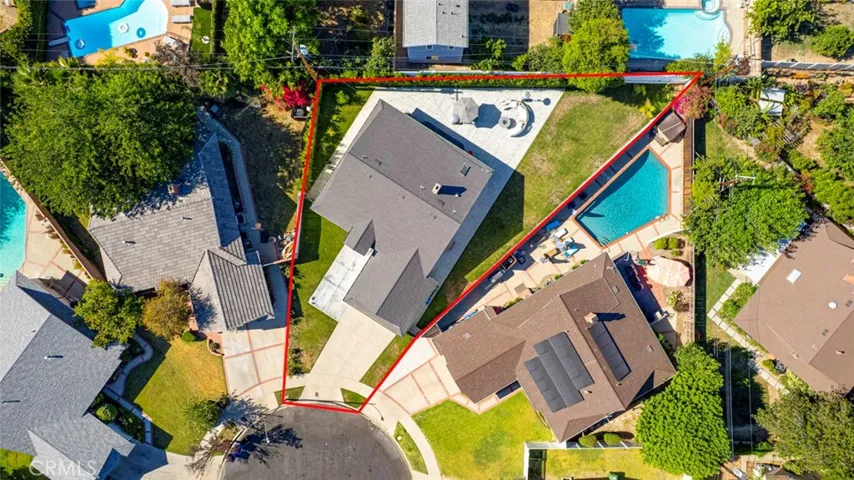 8352 Capps, Northridge, California 91324