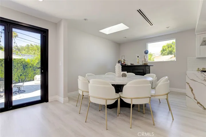 8352 Capps, Northridge, California 91324