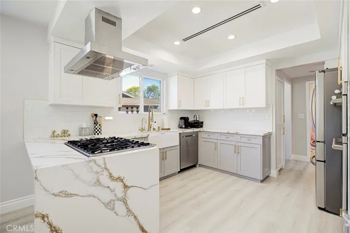8352 Capps, Northridge, California 91324