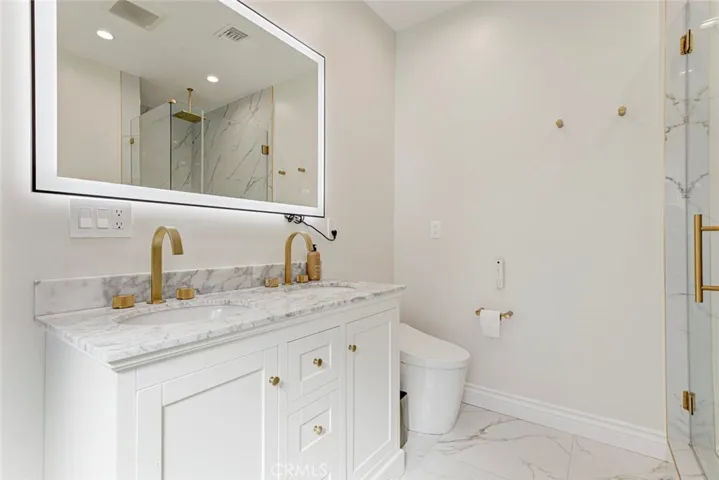 8352 Capps, Northridge, California 91324