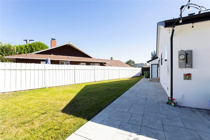 8352 Capps, Northridge, California 91324