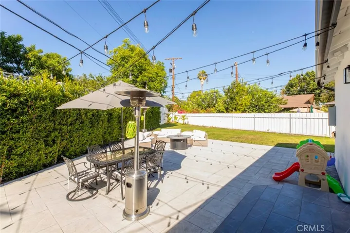 8352 Capps, Northridge, California 91324