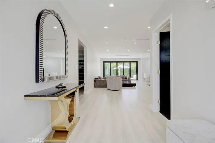 8352 Capps, Northridge, California 91324