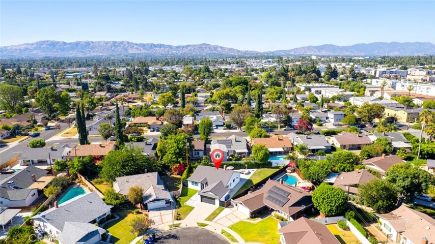 8352 Capps, Northridge, California 91324