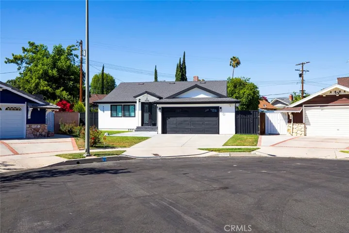 8352 Capps, Northridge, California 91324