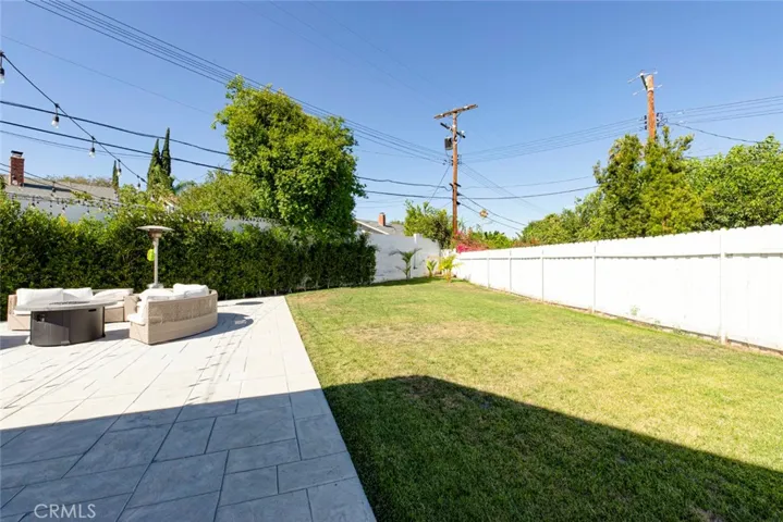 8352 Capps, Northridge, California 91324