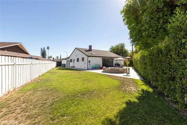 8352 Capps, Northridge, California 91324