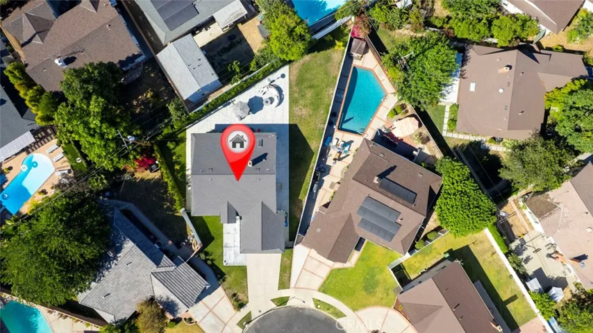 8352 Capps, Northridge, California 91324