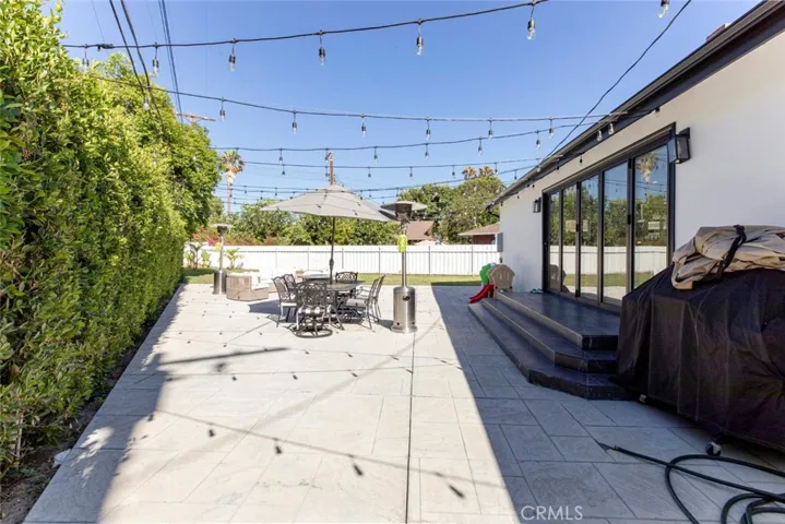 8352 Capps, Northridge, California 91324