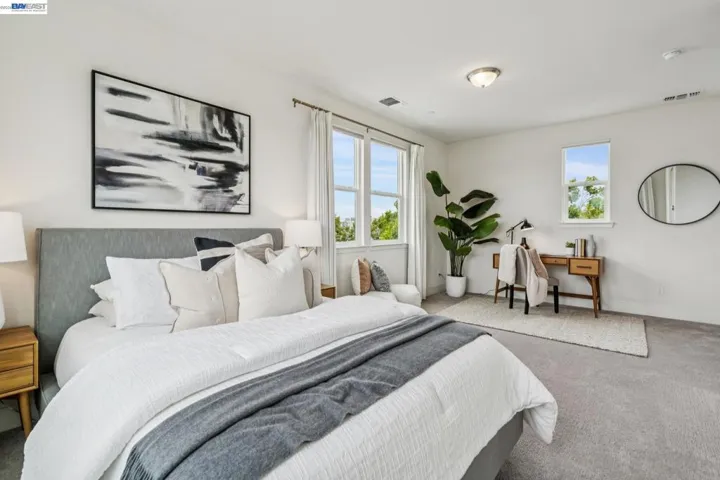 1568 Clement Ave, Alameda, California 94501
