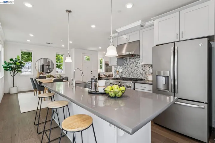 1568 Clement Ave, Alameda, California 94501
