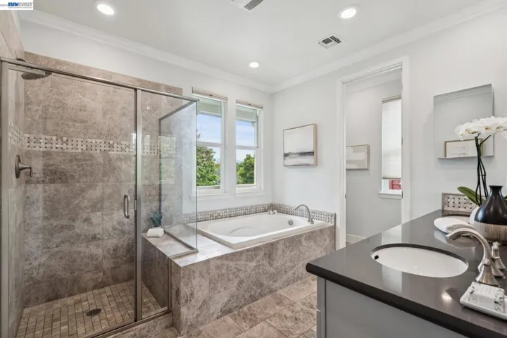 1568 Clement Ave, Alameda, California 94501