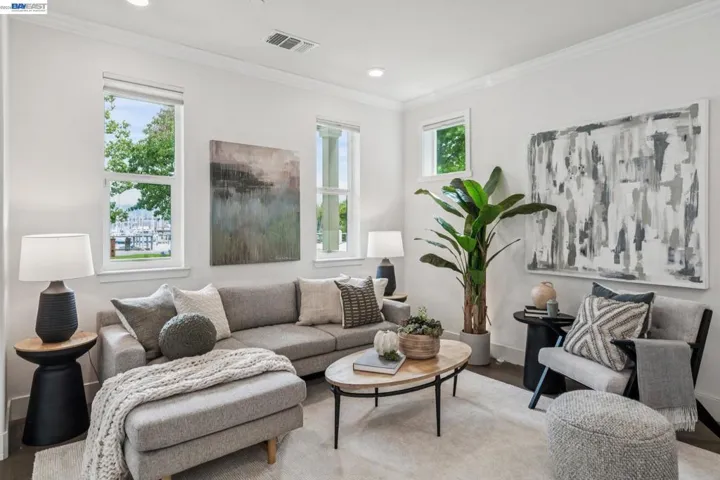 1568 Clement Ave, Alameda, California 94501