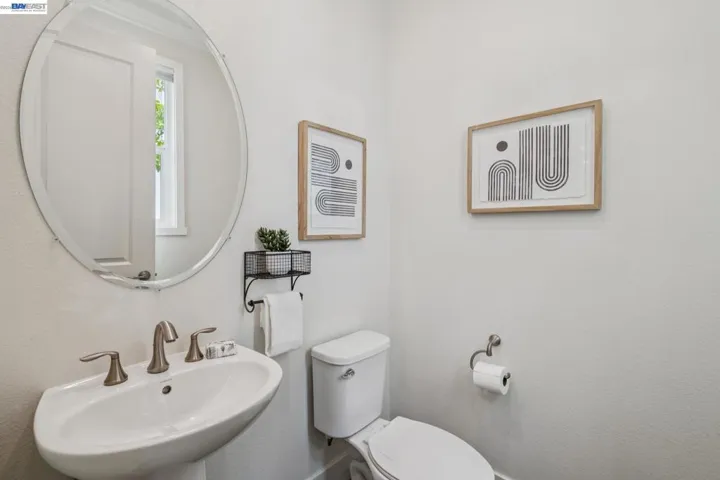 1568 Clement Ave, Alameda, California 94501