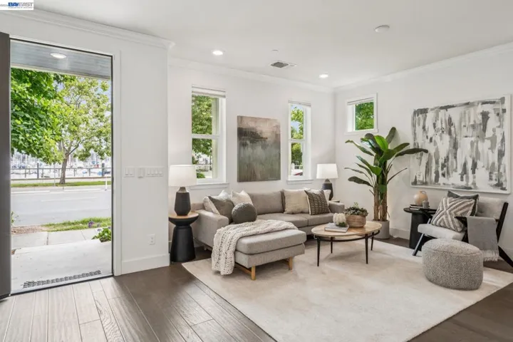 1568 Clement Ave, Alameda, California 94501