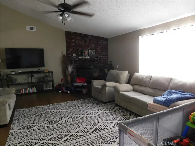 10130 Evelyn, California City, California 93505