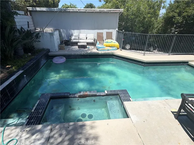 22304 Cass, Woodland Hills, California 91364
