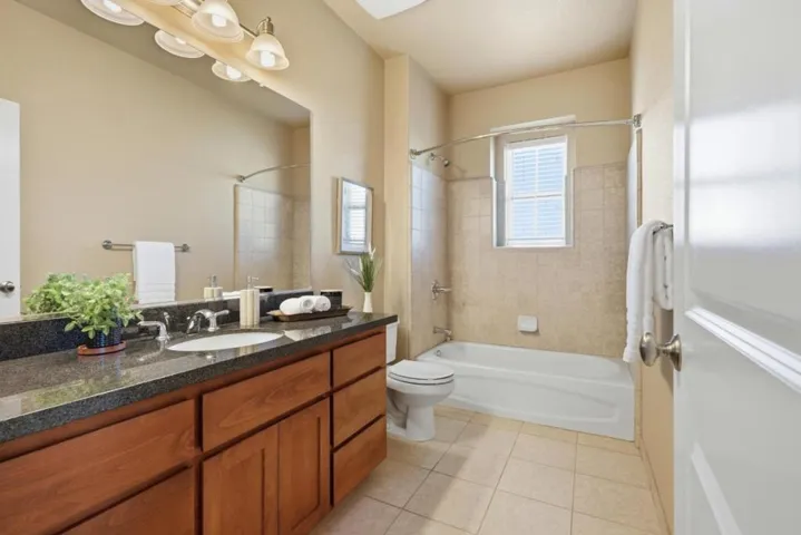 835 S Bayshore Boulevard, San Mateo, California 94401