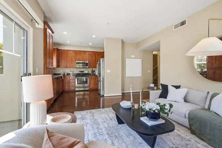 835 S Bayshore Boulevard, San Mateo, California 94401