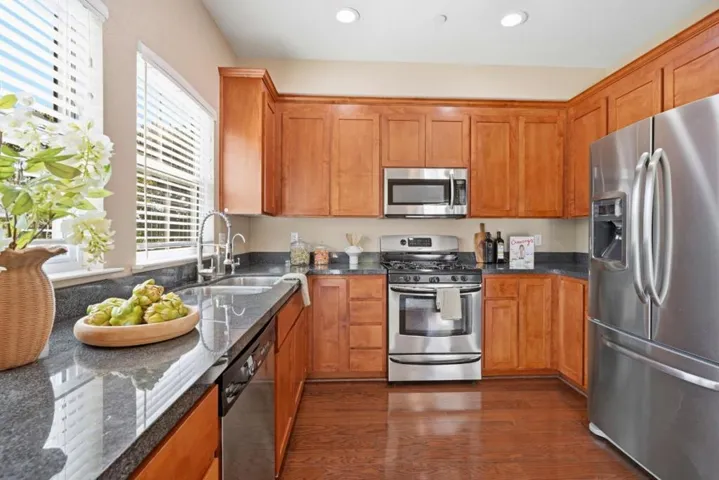 835 S Bayshore Boulevard, San Mateo, California 94401