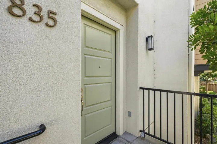 835 S Bayshore Boulevard, San Mateo, California 94401