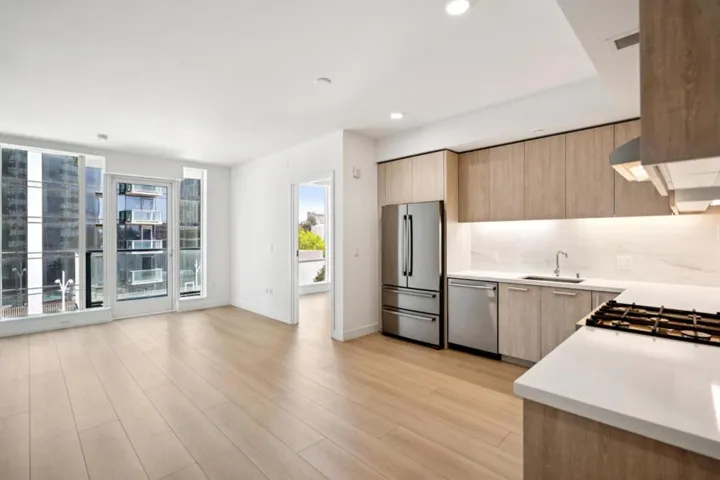 188 W Saint James Street 11315, San Jose, California 95110