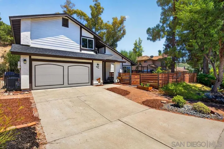 9165 Vista Entrada, Lakeside, California 92040