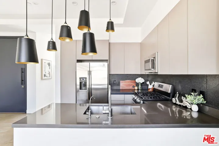 1819 1/2 Veteran Avenue, Los Angeles, California 90025