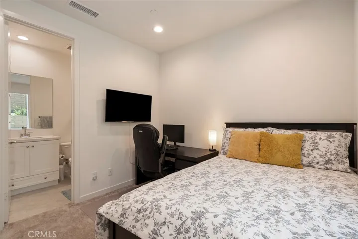 60 Sanctuary, Mission Viejo, California 92692