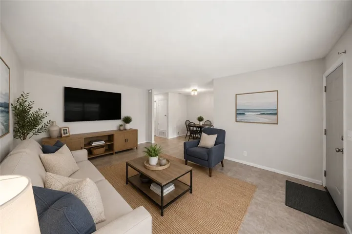 Virtual Staging, original follows