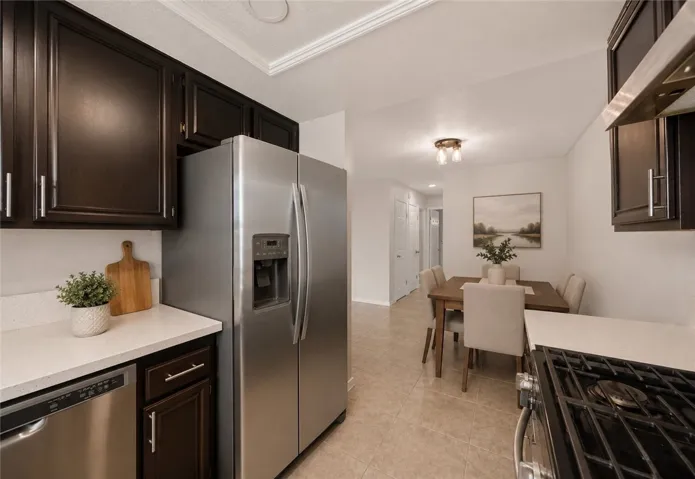 Virtual Staging, original follows