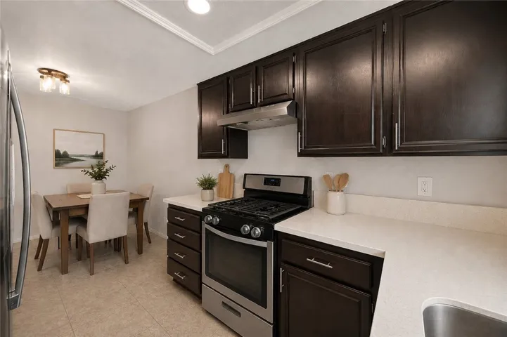 Virtual Staging, original follows