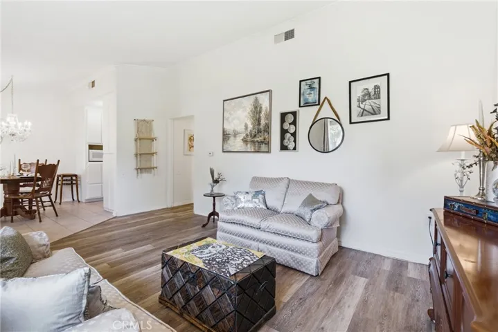 19158 Avenue Of The Oaks C, Newhall, California 91321