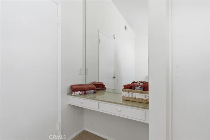19158 Avenue Of The Oaks C, Newhall, California 91321