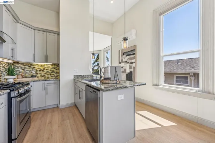 4324 Montgomery St B, Oakland, California 94611