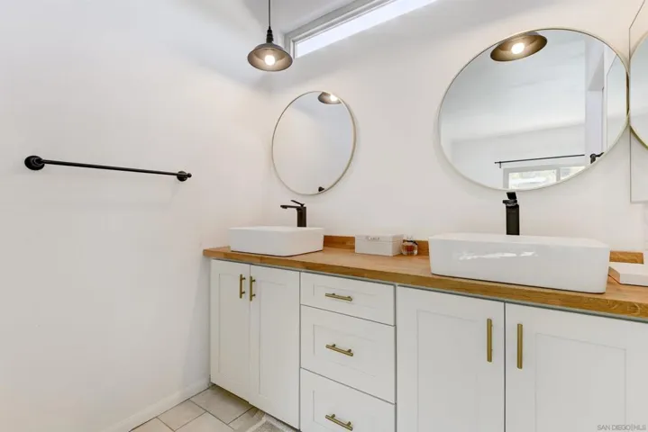 2735 Waterbury Way, Carlsbad, California 92010