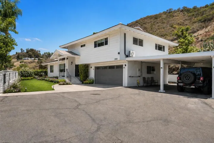https://zimg.paragon.ice.com/ParagonImages/Property/PA/SDMLS/260016780/35/533/400/8c9eeac8c652642f58f934170c28d266/3/c2d242c897b4444e2d3724acc0e504e8/260016780-e8c9bdbd-2008-46fa-b00b-d7bd78625a5f.JPG